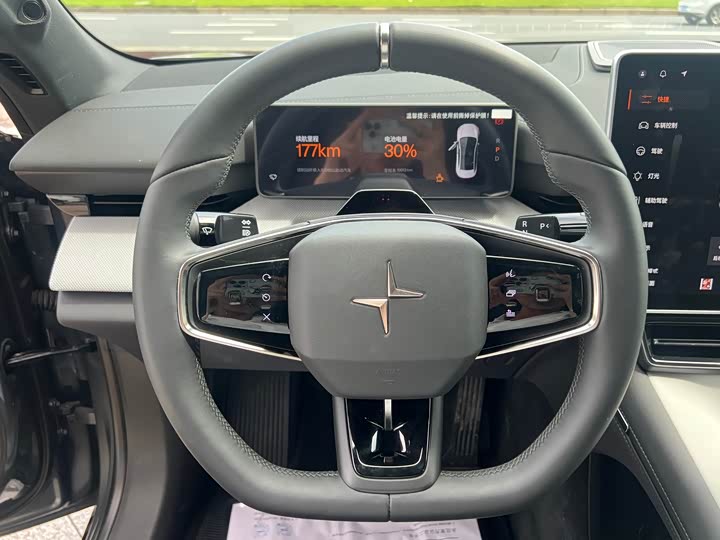 Polestar 4 2023 2023款 单电机标准续航PLUS