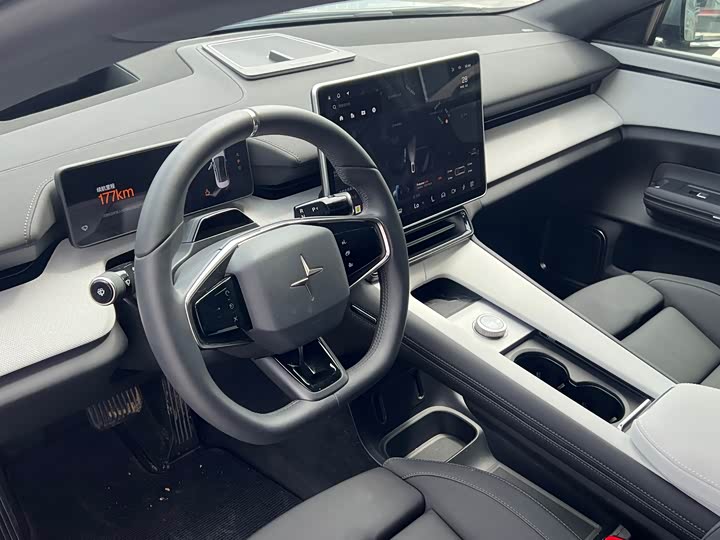 Polestar 4 2023 2023款 单电机标准续航PLUS