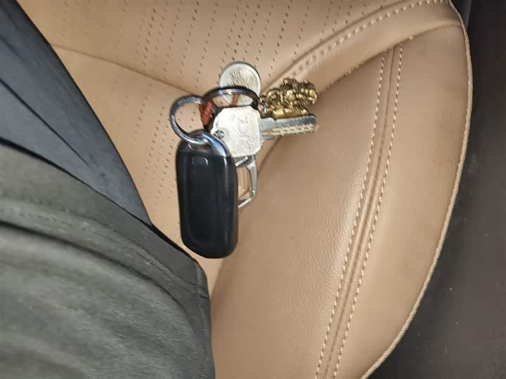 Buick GL6 2021 2021款 323T 轻混动互联豪华型