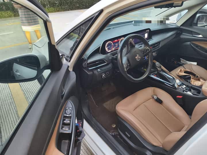 Buick GL6 2021 2021款 323T 轻混动互联豪华型