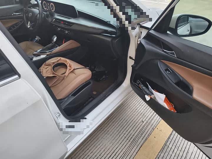 Buick GL6 2021 2021款 323T 轻混动互联豪华型