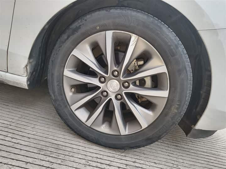 Buick GL6 2021 2021款 323T 轻混动互联豪华型