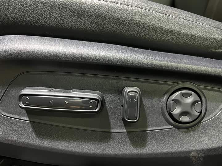 Honda Breeze 2025 2025款 240TURBO 两驱豪华版 5座