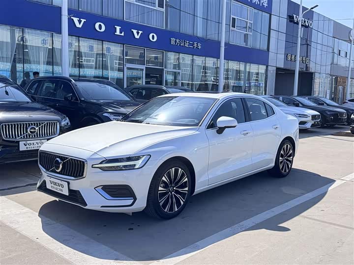Volvo S60 2024 2024款 B4 智远豪华版