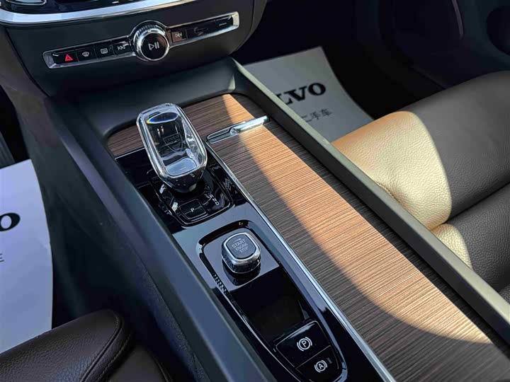 Volvo S60 2024 2024款 B4 智远豪华版