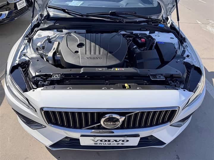 Volvo S60 2024 2024款 B4 智远豪华版