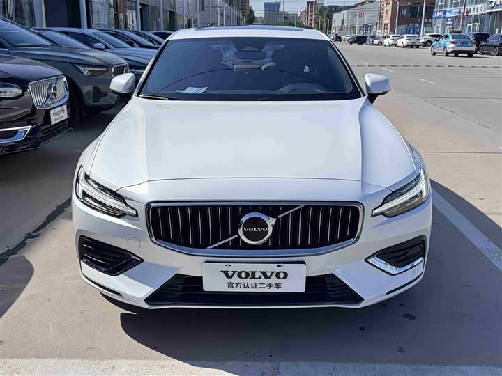 Volvo S60 2024 2024款 B4 智远豪华版