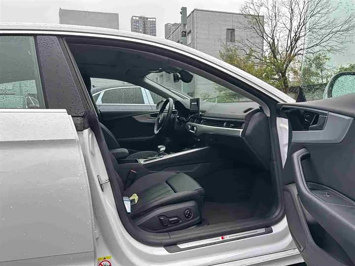 Audi A5 2024 2024款 Sportback 40 TFSI 时尚动感型