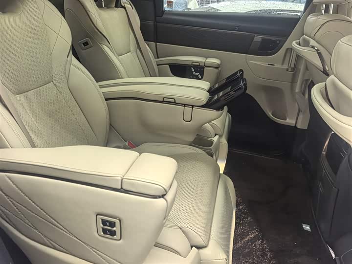 Toyota Vellfire 2024 2024款 皇冠 双擎 2.5L 至尊行政版