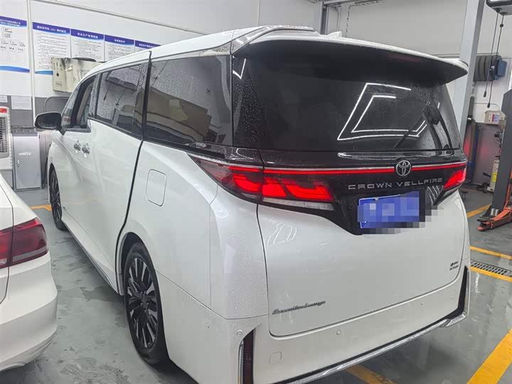 Toyota Vellfire 2024 2024款 皇冠 双擎 2.5L 至尊行政版