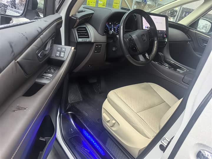 Toyota Vellfire 2024 2024款 皇冠 双擎 2.5L 至尊行政版