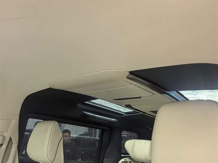 Toyota Vellfire 2024 2024款 皇冠 双擎 2.5L 至尊行政版