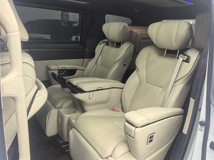 Toyota Vellfire 2024 2024款 皇冠 双擎 2.5L 至尊行政版