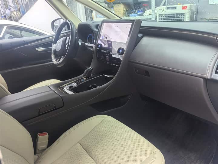 Toyota Vellfire 2024 2024款 皇冠 双擎 2.5L 至尊行政版