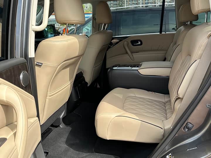Nissan Armada 2023 2023款 ARMADA 5.6L 无敌舰队旗舰版