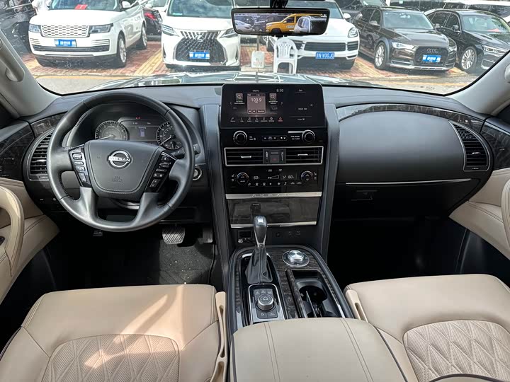 Nissan Armada 2023 2023款 ARMADA 5.6L 无敌舰队旗舰版