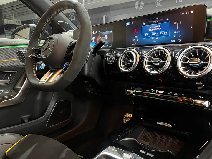 Mercedes-Benz A-Class AMG 2024 2024款 AMG A 45 S 4MATIC+ 魔焰绿特别版