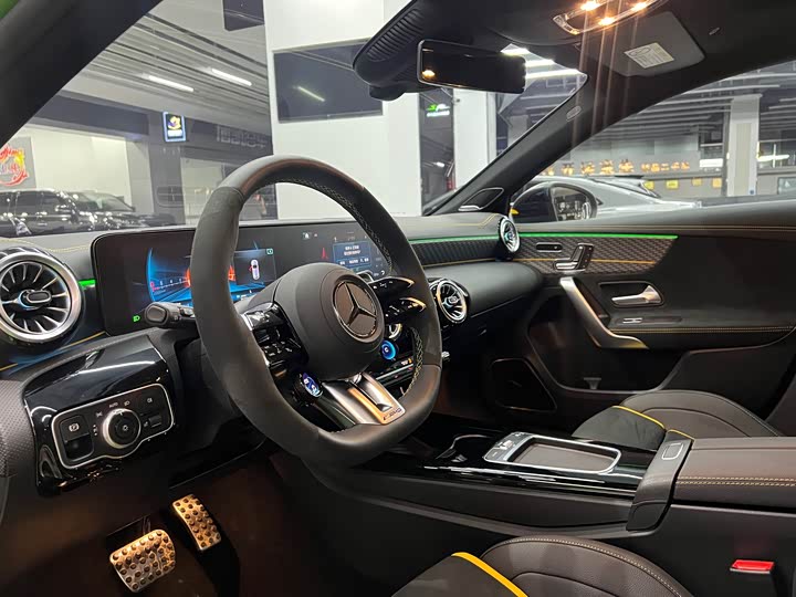 Mercedes-Benz A-Class AMG 2024 2024款 AMG A 45 S 4MATIC+ 魔焰绿特别版