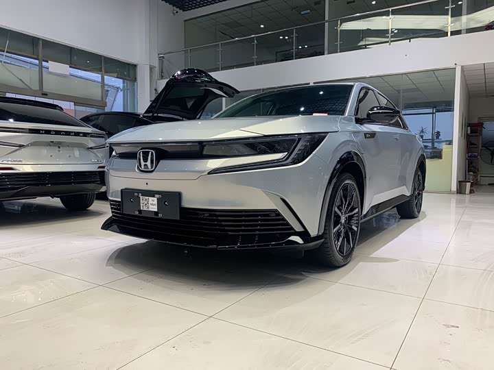 2024 Honda e:NP2