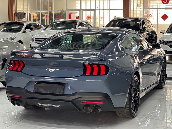 Ford Mustang 2024 2024款 2.3T EcoBoost 硬顶性能版