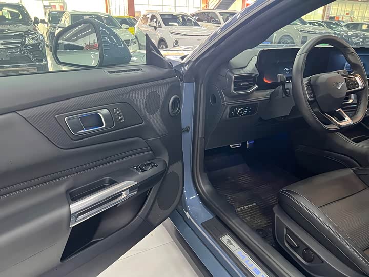 Ford Mustang 2024 2024款 2.3T EcoBoost 硬顶性能版