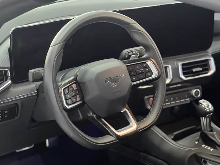 Ford Mustang 2024 2024款 2.3T EcoBoost 硬顶性能版