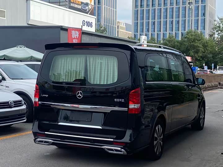Mercedes-Benz Vito 2024 2024款 2.0T 精英版 7座
