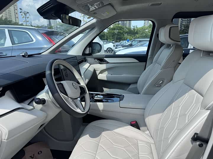 Volvo EM90 2025 2025款 Ultra 六座