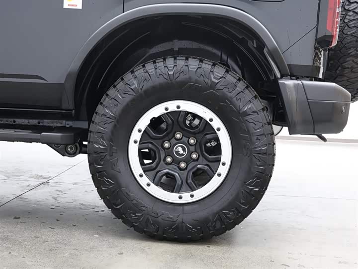 Ford Bronco 2024 2024款 2.3T 长滩大脚越野版