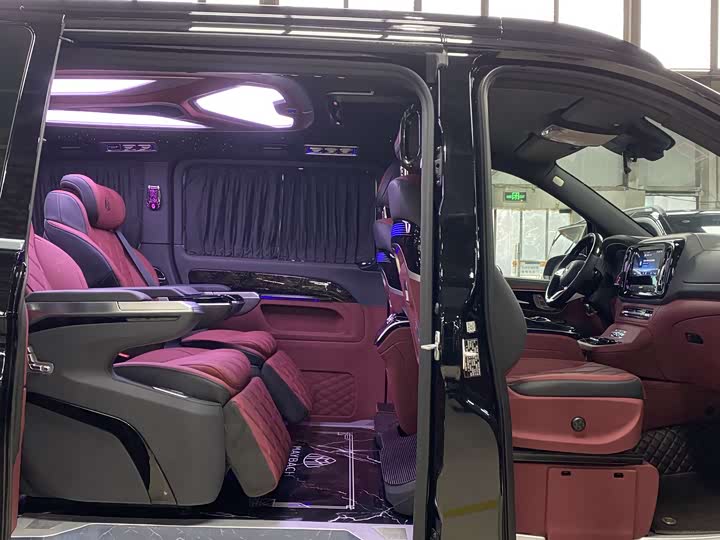 Mercedes-Benz Vito 2024 2024款 2.0T 商务版 7座