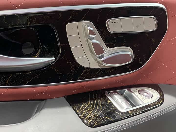 Mercedes-Benz Vito 2024 2024款 2.0T 商务版 7座