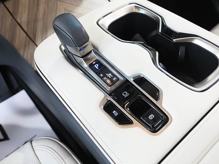 Lexus LM 2023 2023款 500h 六座尊崇版