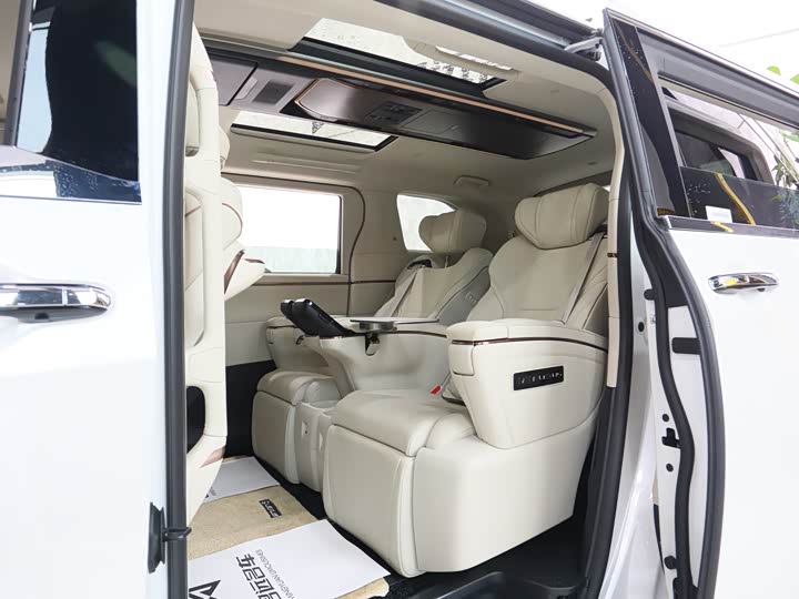 Lexus LM 2023 2023款 500h 六座尊崇版