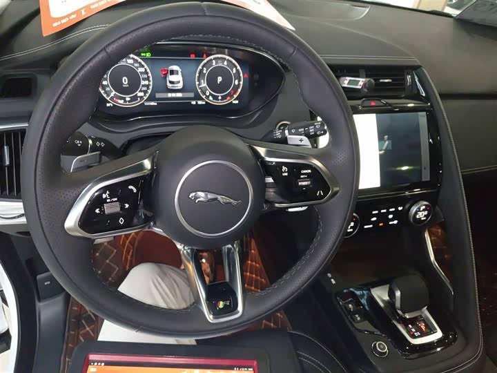 Jaguar E-Pace 2024 2024款 耀黑运动版 R-DYNAMIC SE BLACK