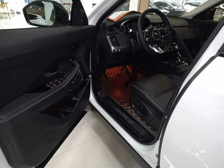 Jaguar E-Pace 2024 2024款 耀黑运动版 R-DYNAMIC SE BLACK