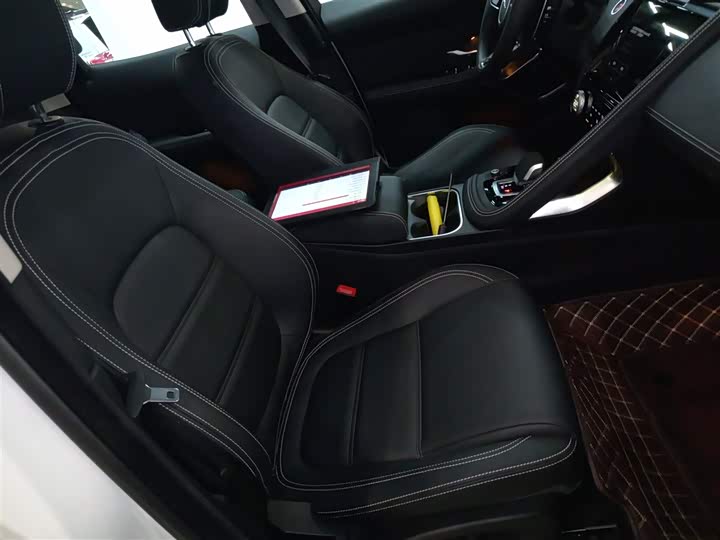 Jaguar E-Pace 2024 2024款 耀黑运动版 R-DYNAMIC SE BLACK