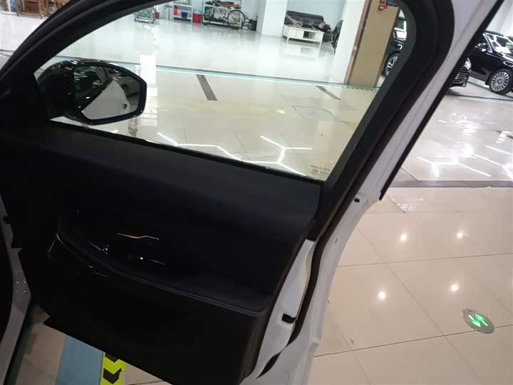 Jaguar E-Pace 2024 2024款 耀黑运动版 R-DYNAMIC SE BLACK