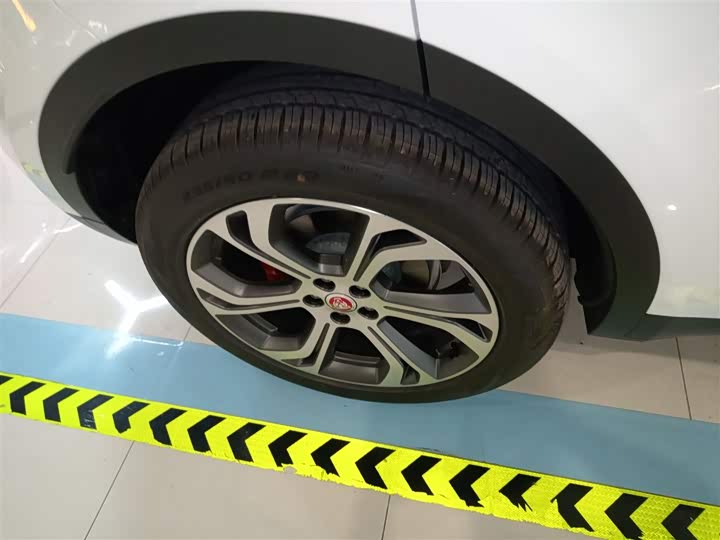 Jaguar E-Pace 2024 2024款 耀黑运动版 R-DYNAMIC SE BLACK