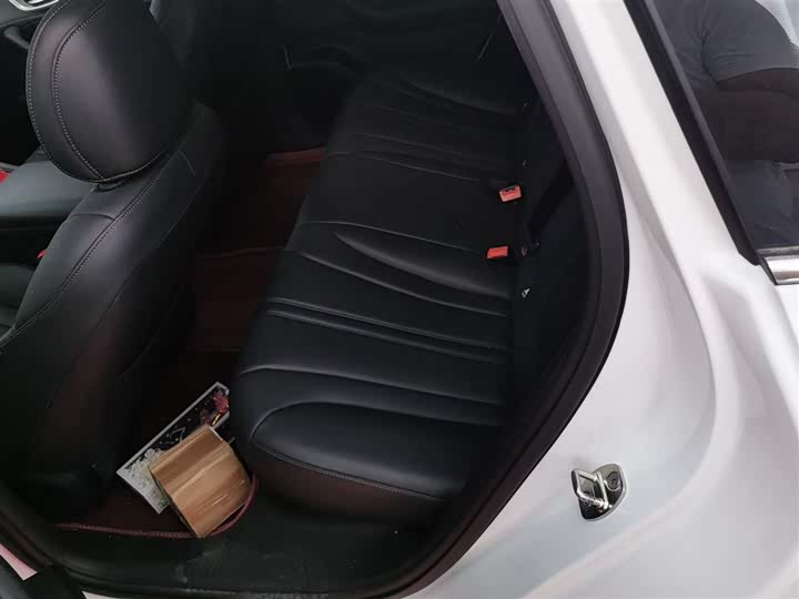 Roewe D7 2025 2025款 DMH 125km 世界冠军版