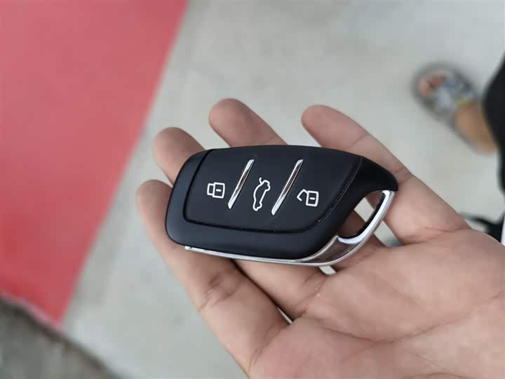 Roewe D7 2025 2025款 DMH 125km 世界冠军版