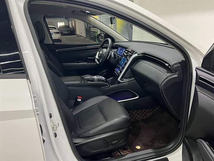 Hyundai Tucson L 2023 2023款 途胜L 1.5T 自动两驱LUX尊贵版