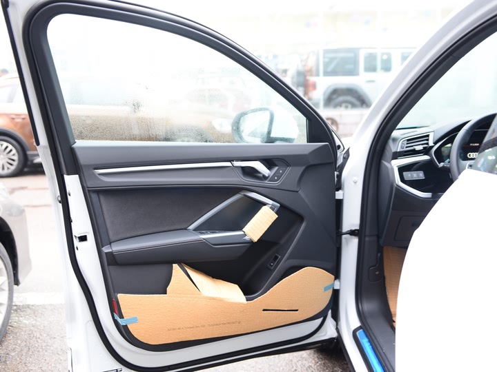 Audi Q3 2024 2024款 35 TFSI 进取动感型