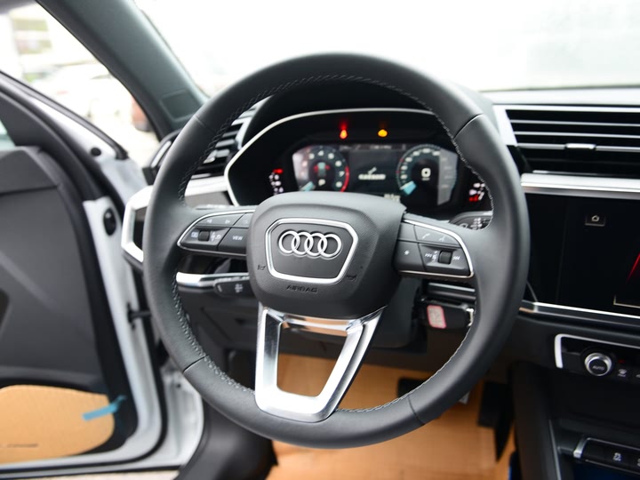 Audi Q3 2024 2024款 35 TFSI 进取动感型