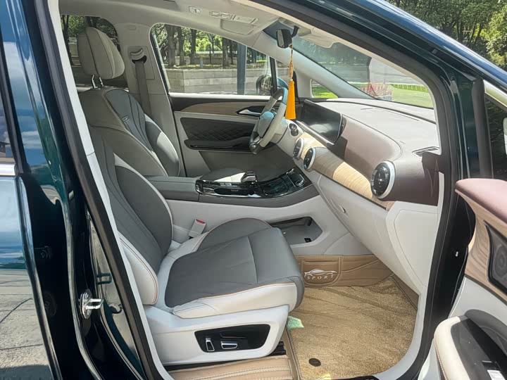 Dongfeng Forthing Yacht 2022 2022款 1.5T DCT逐浪版