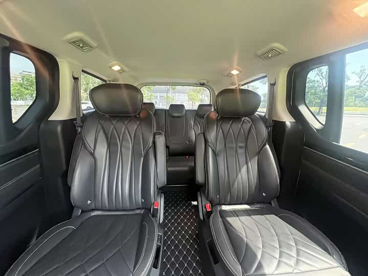 Maxus G20 2023 2023款 PLUS 2.0T 汽油自动豪华版