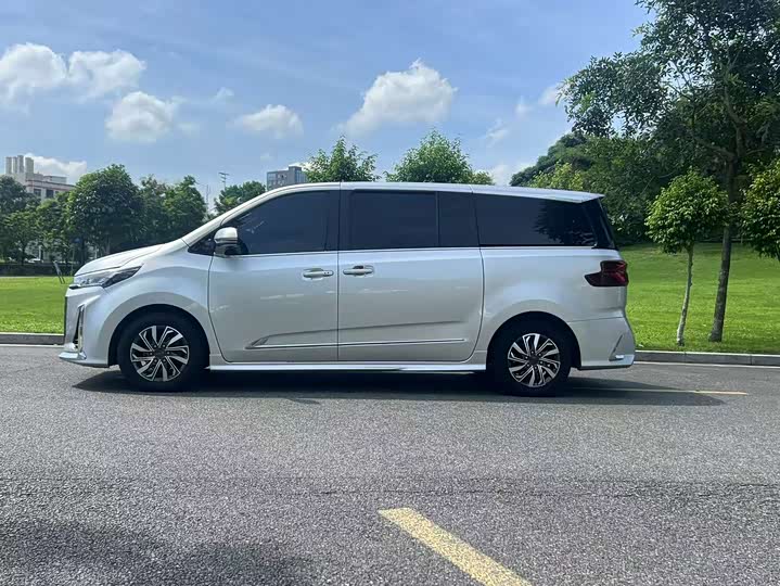 Maxus G20 2023 2023款 PLUS 2.0T 汽油自动豪华版