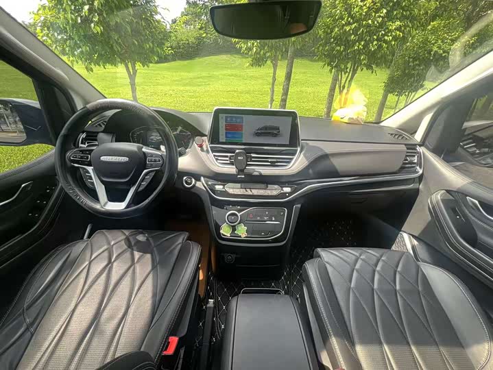 Maxus G20 2023 2023款 PLUS 2.0T 汽油自动豪华版