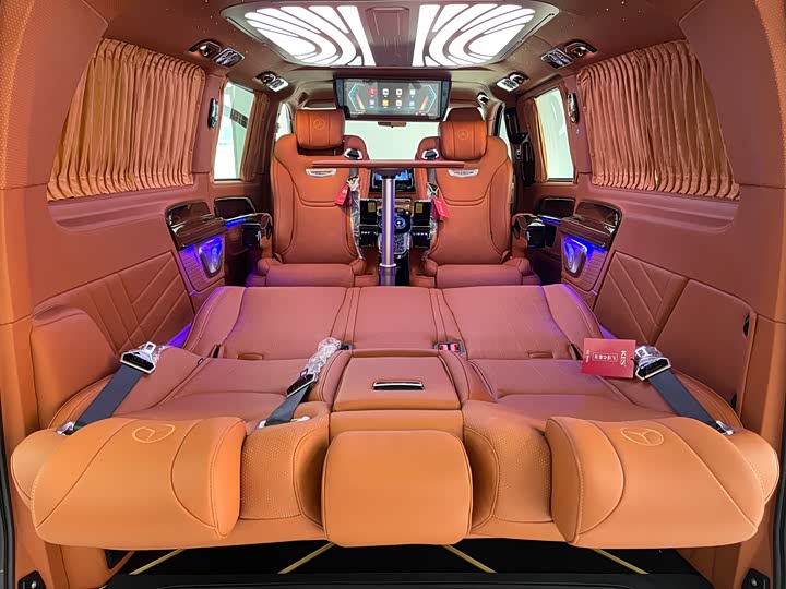 Mercedes-Benz Vito 2024 2024款 2.0T 精英版 7座