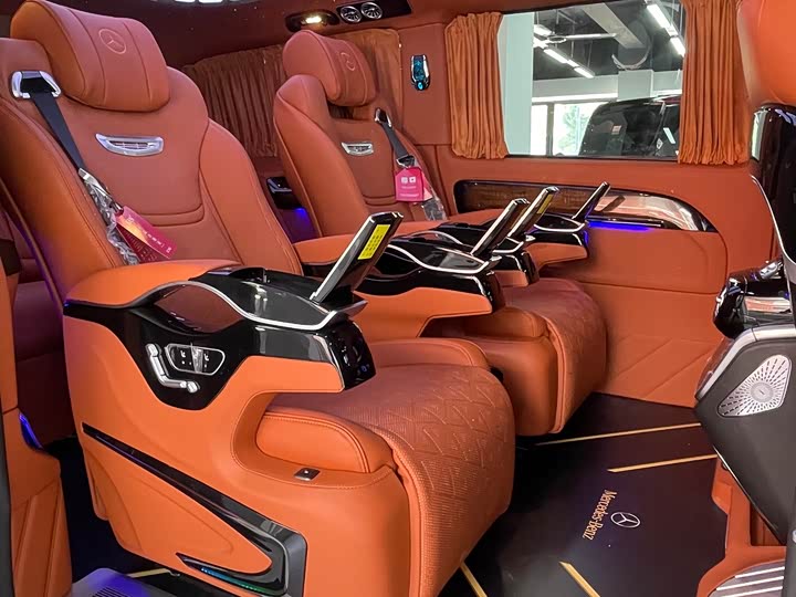 Mercedes-Benz Vito 2024 2024款 2.0T 精英版 7座