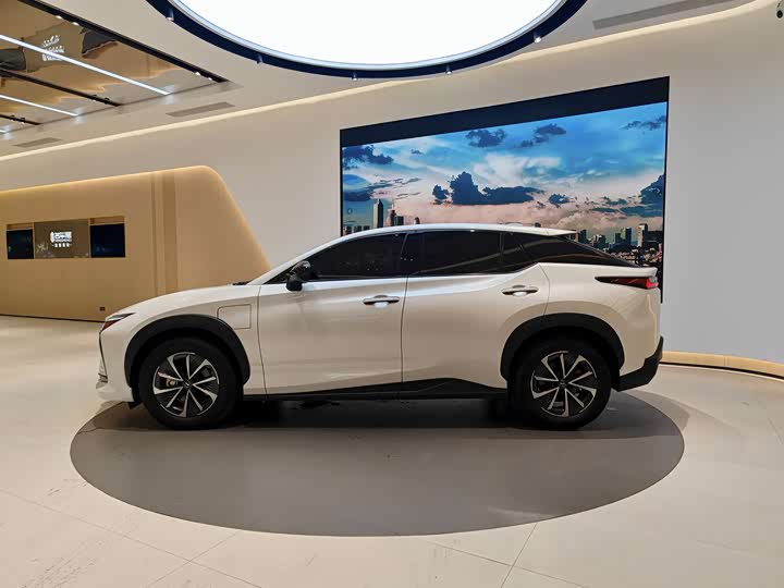 Lexus RZ 2023 2023款 450e 四驱纵享版